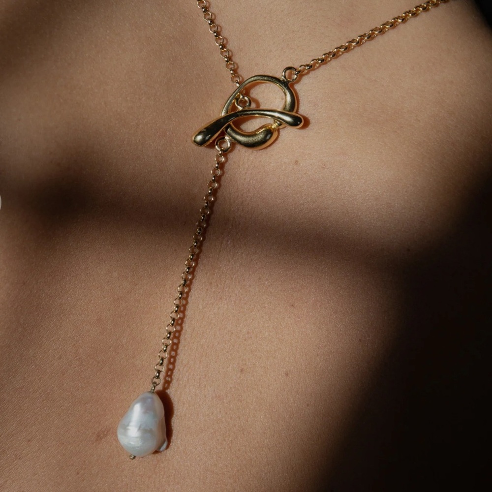 Mara Paris 38cm Gold Chain Toggle Necklace with Pearl